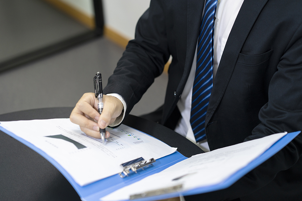 從內(nèi)賬到外賬：深圳企業(yè)如何選擇專業(yè)代理記賬公司？（2025實(shí)用版）